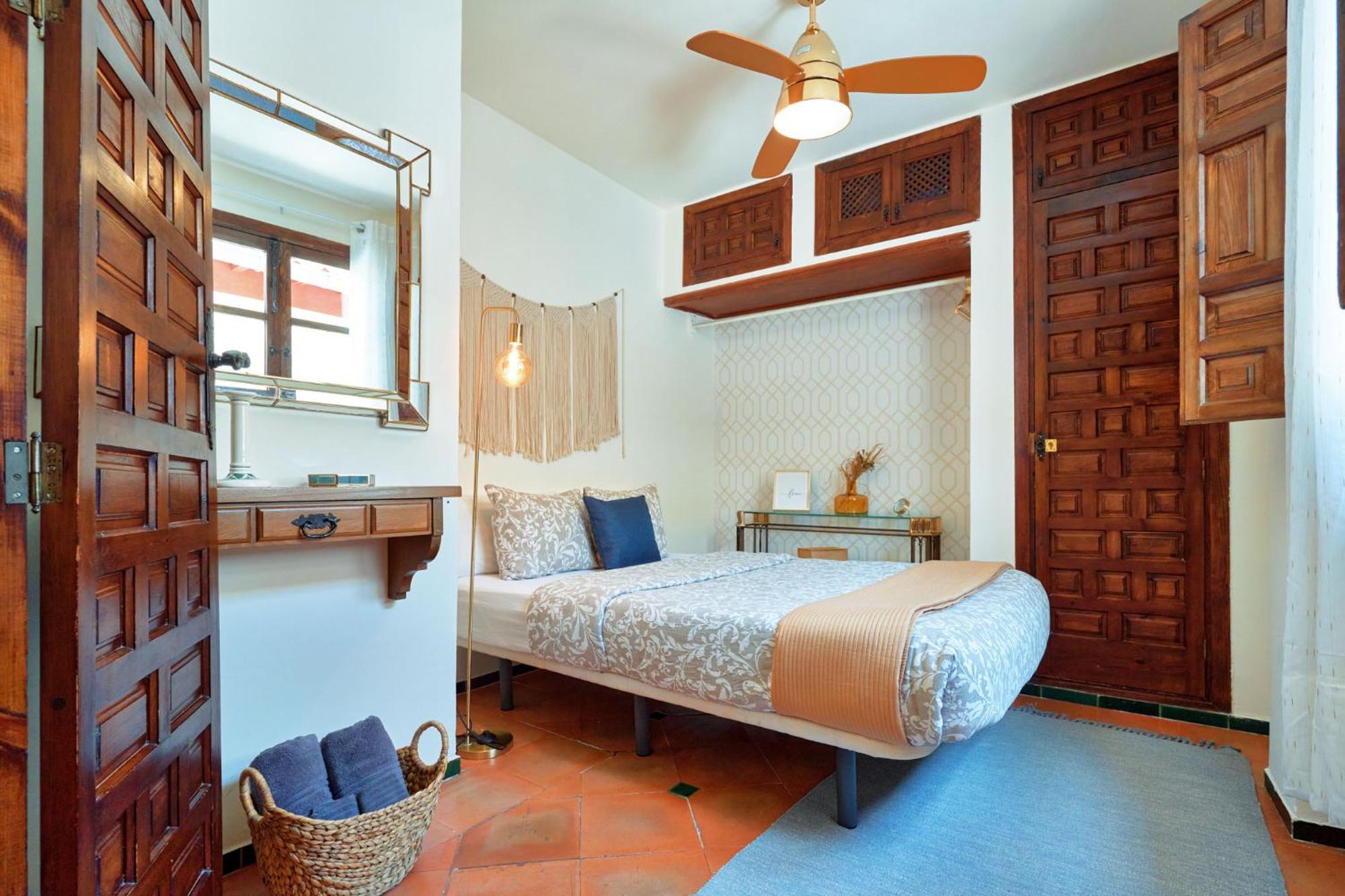 Anali - Hostatel Apartment Granada Bagian luar foto