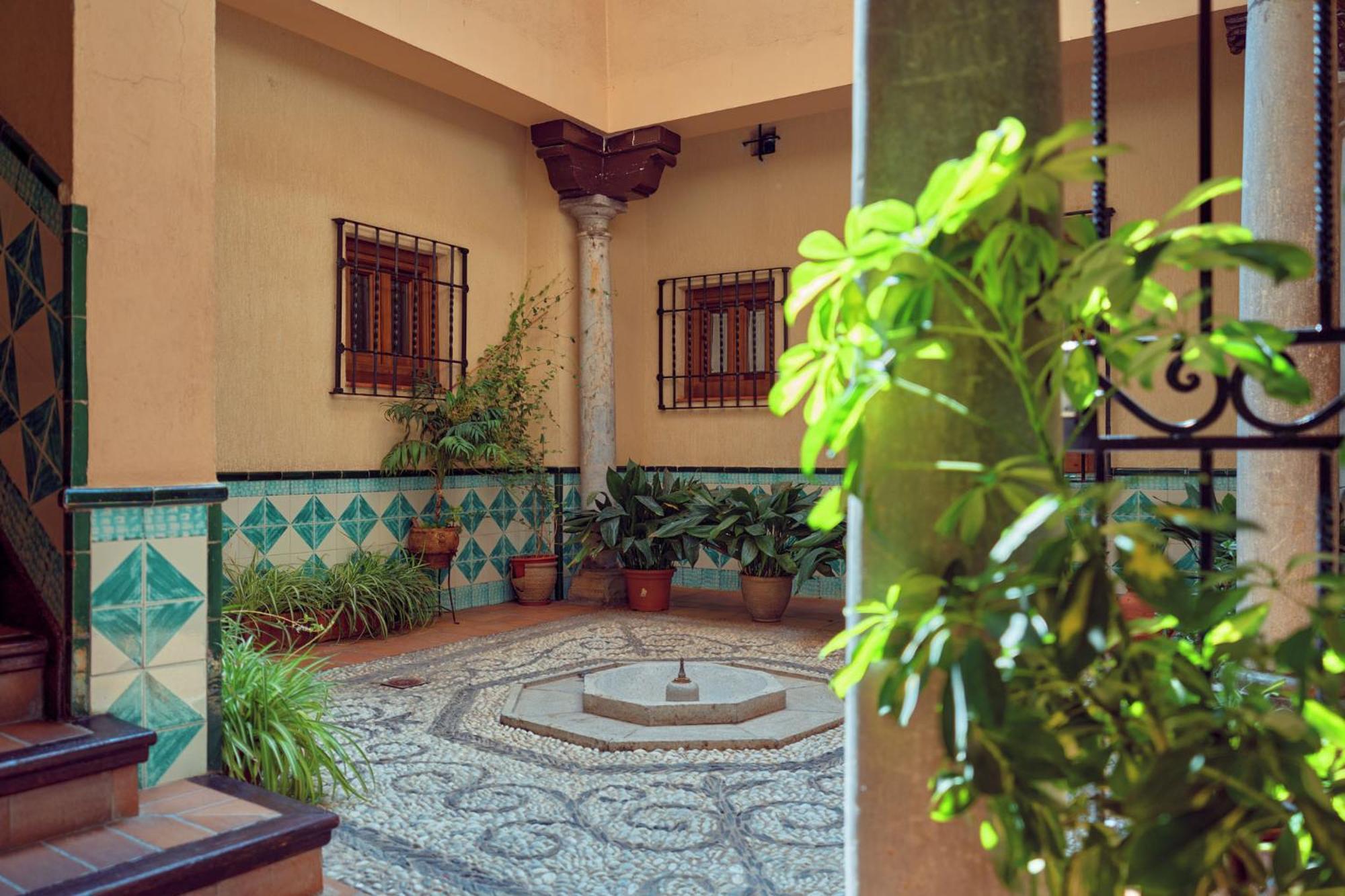 Anali - Hostatel Apartment Granada Bagian luar foto
