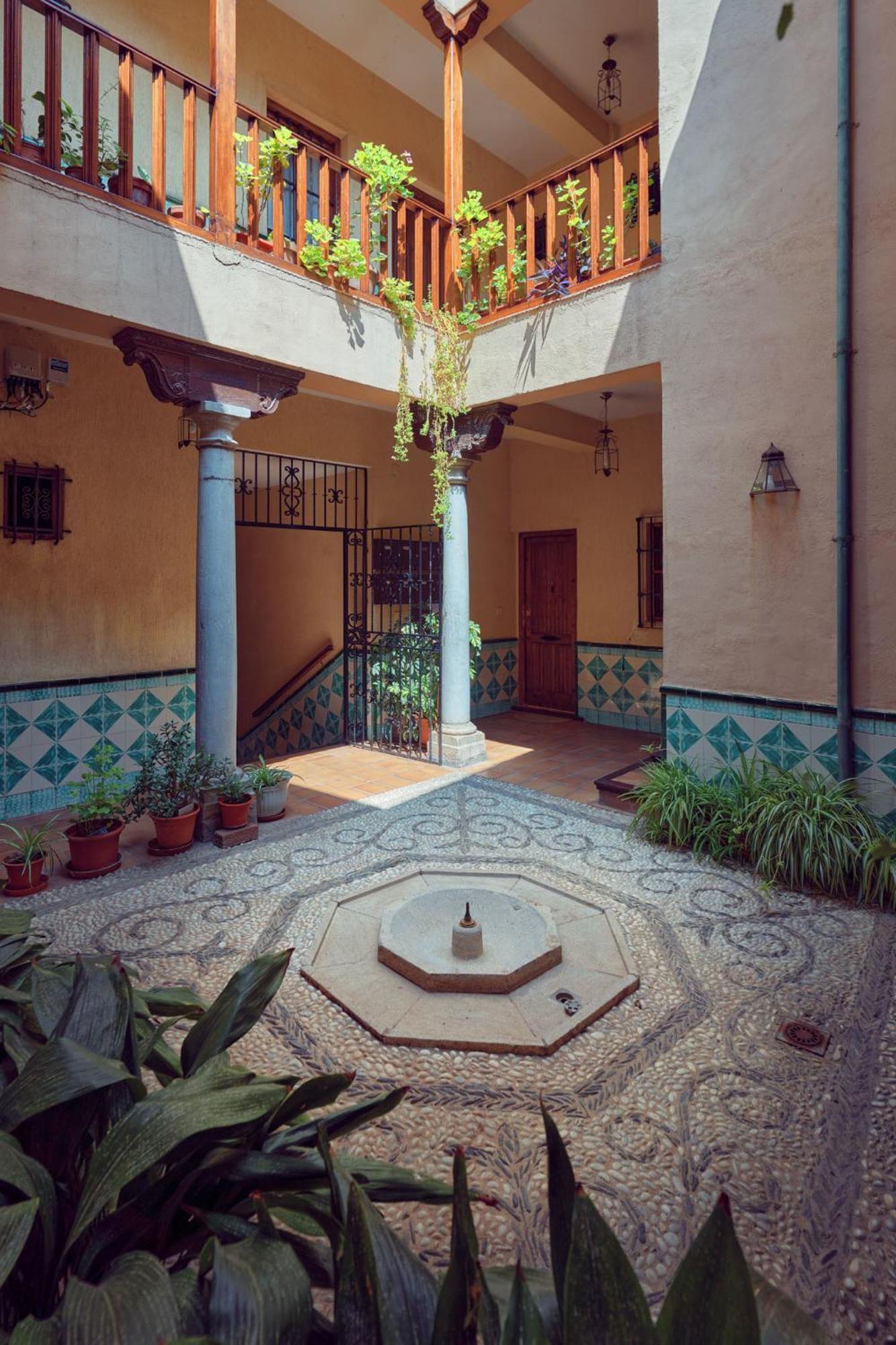 Anali - Hostatel Apartment Granada Bagian luar foto